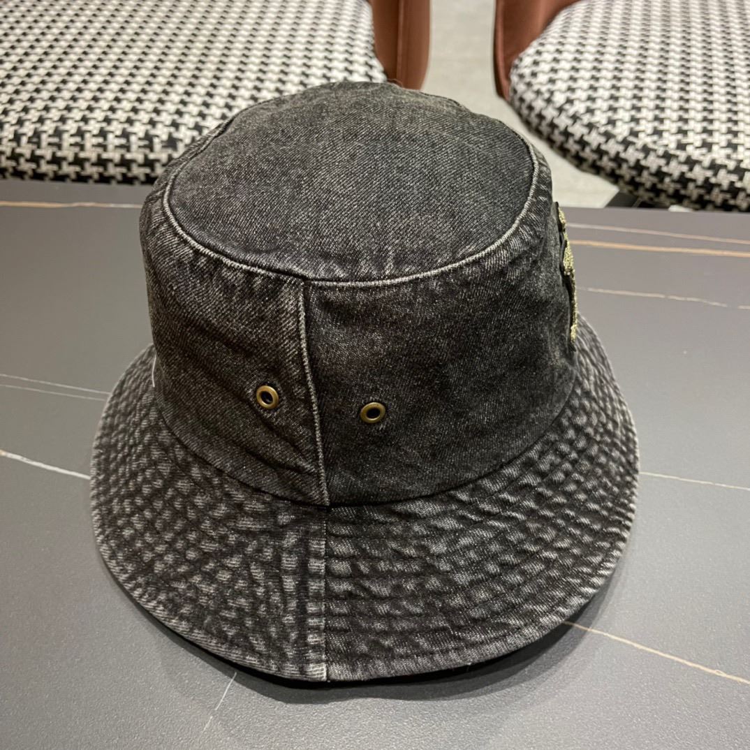 Louis Vuitton Caps